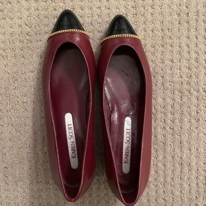 Karen Scott Flats like new